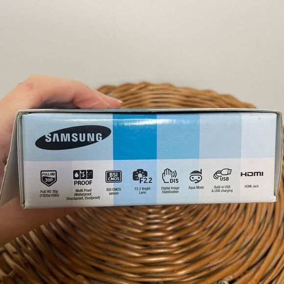 SAMSUNG HMX-W200RN XAA FULL HD SHOCK + WATERPROOF DIGITAL CAMERA Red Action - Picture 5 of 8